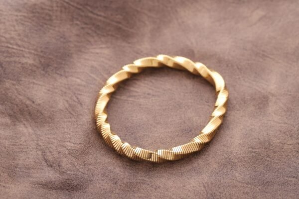 22k Gold plated stretchable unisex bracelet