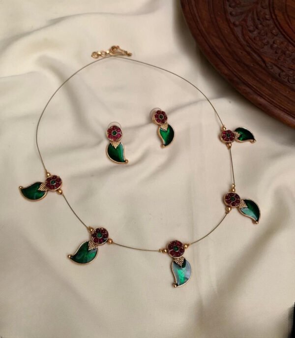 Traditional invisible Palaka short Necklace set