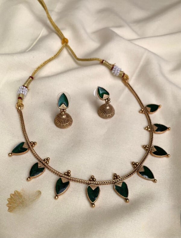 Traditional Enamel Short Palaka Neccklace set