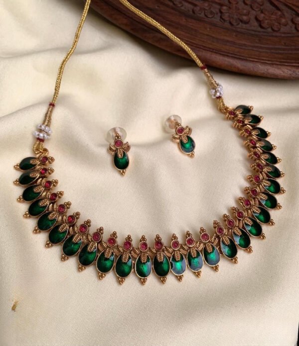 Traditional Enamel Short Palaka Neccklace set