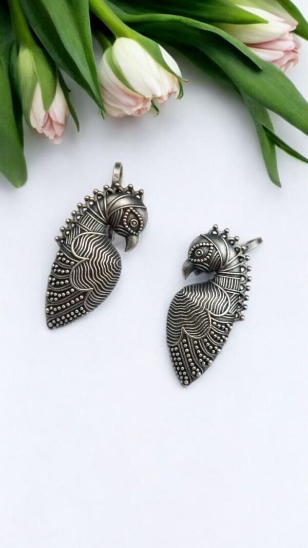 Silver Replica  Parrot Earcuff