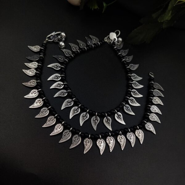 Sliver Replica Beaded Leaf Anklet Black