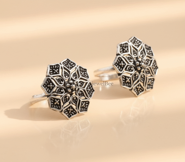 Oxidized Kamala Toe Rings