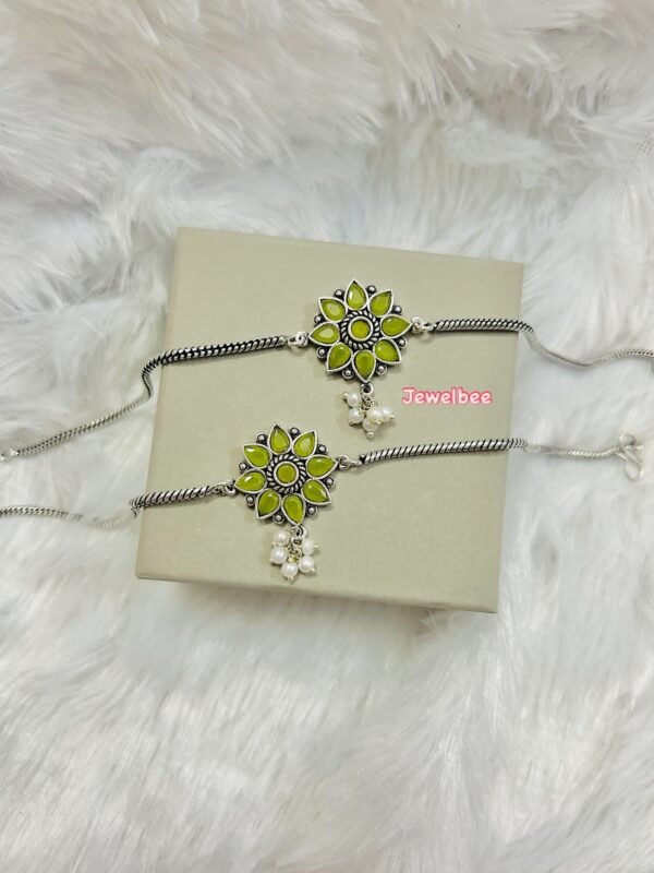 Flower Anklet with Pearls -Light Green Anklet
