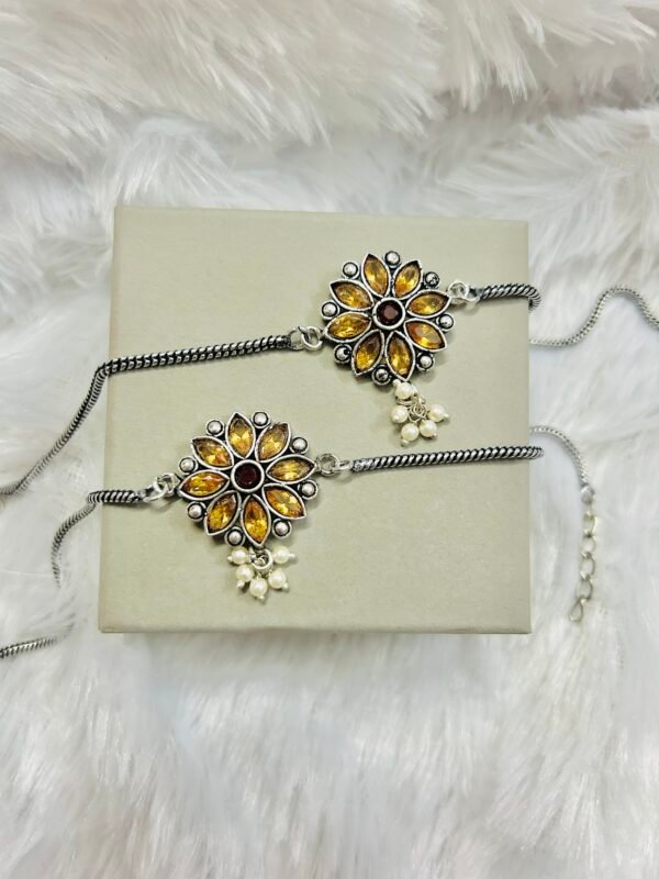 Flower Anklet with Pearls -Light Brown Anklet