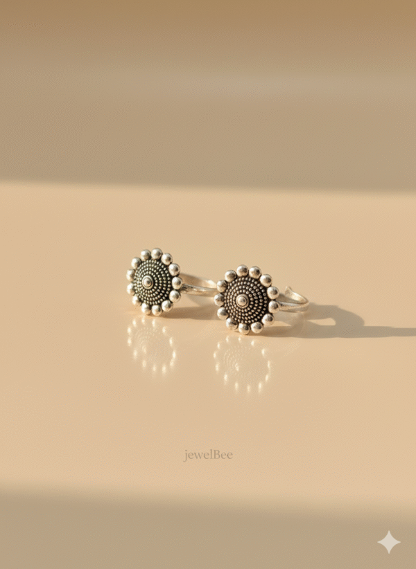 Oxidized Sunflower Toe Ring (MINCHI)
