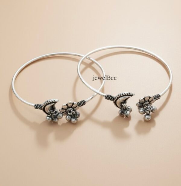 Silver Plated Chandphool Cufflet